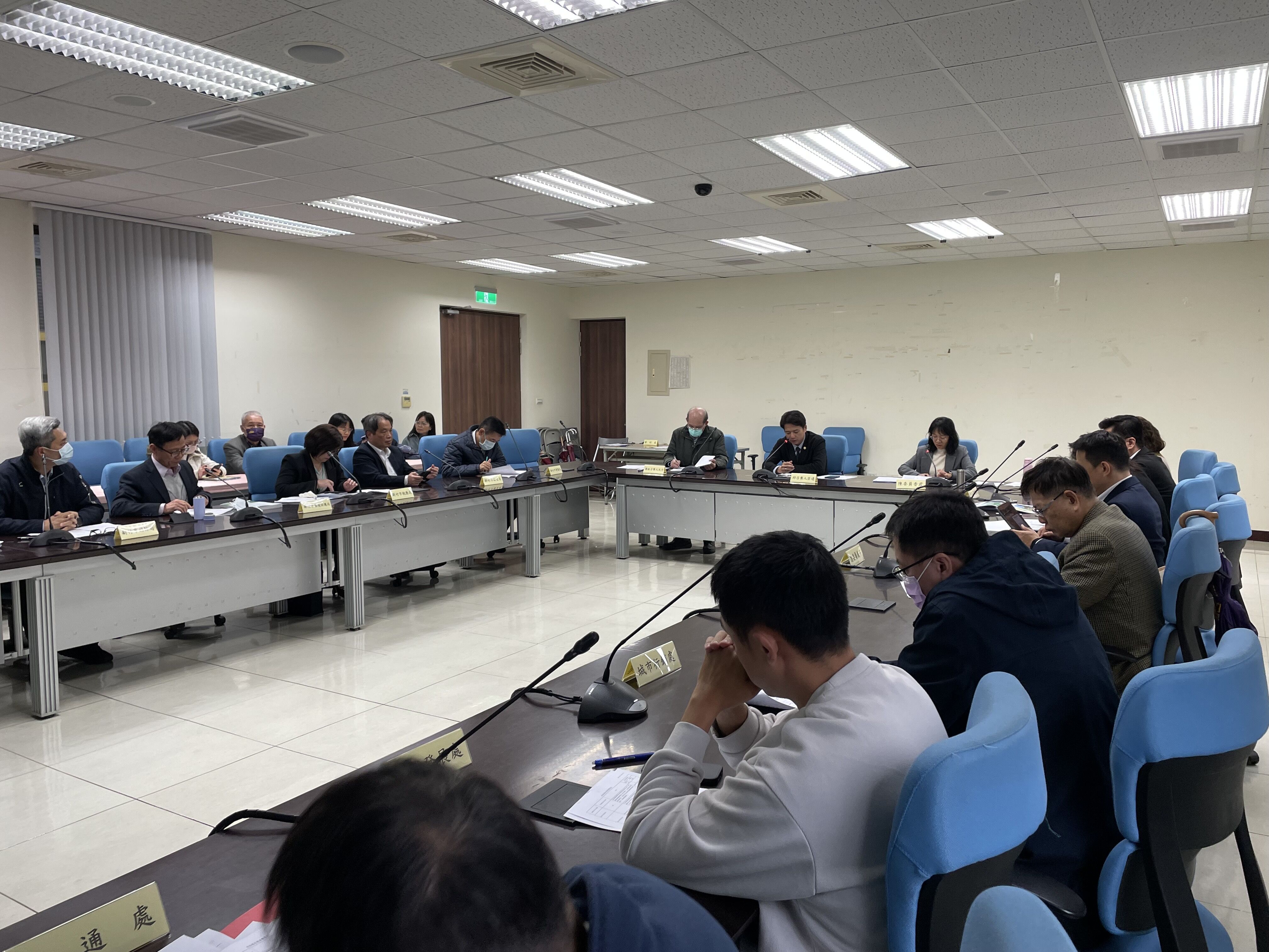 竹市府召開小組會議紀錄照1，積極推動民間參與公共建設。